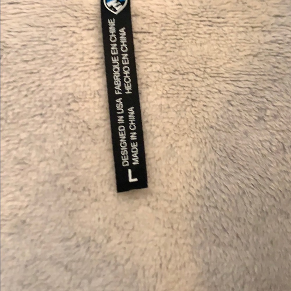 Button up - Picture 2 of 6